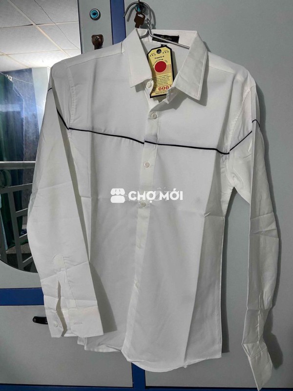Thanh lý 2 Áo sơ mi mới 100% còn tag Xanh Trắng