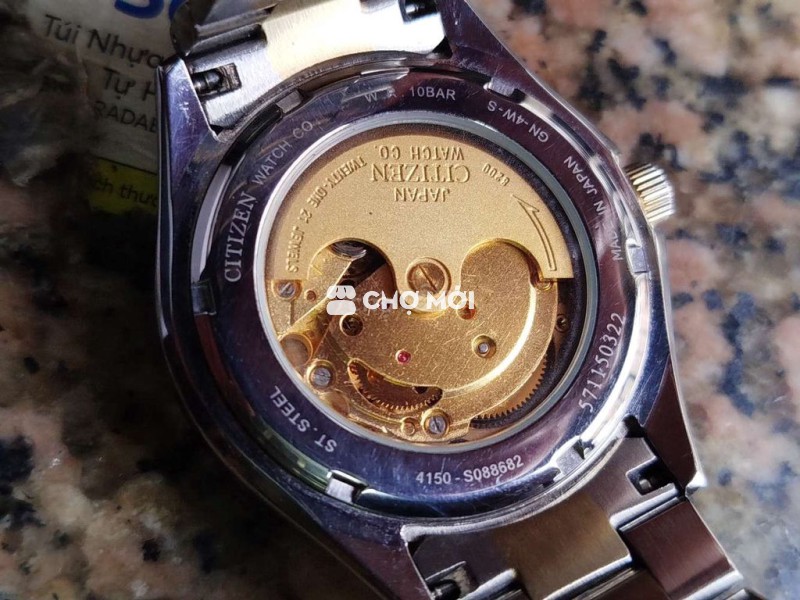 Đồng hồ Citizen nam 40mm kính sapphire