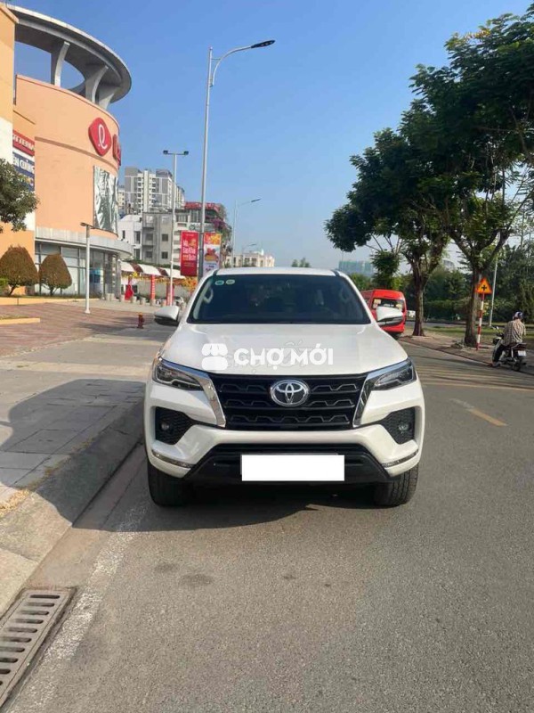 Toyota Fortuner 2024 2.4L 4x2 AT - 52000 km