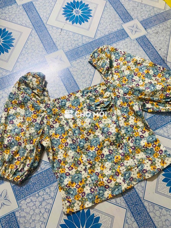 Áo nữ size M họa tiết Hoa