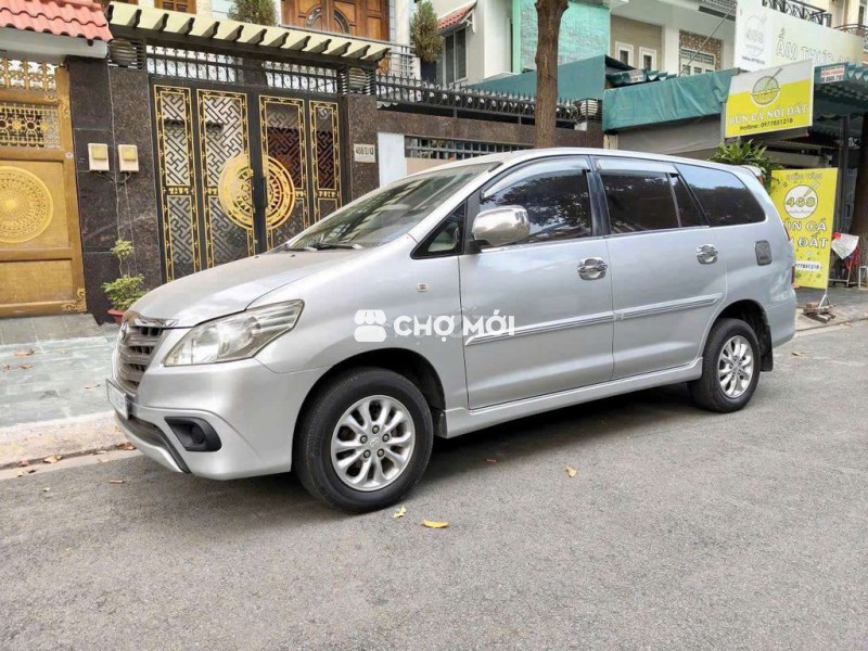 Toyota Innova E 2014 xe nhà đang sử dụng cần bán