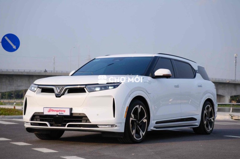 VinFast VF9 Plus 2025 Trắng