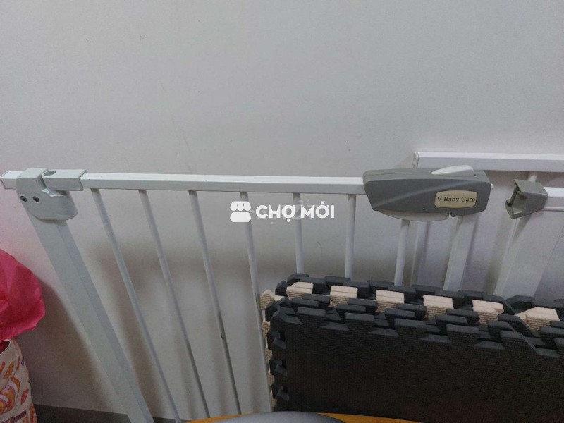 Thanh chắn cửa V-Baby Care Kim loại
