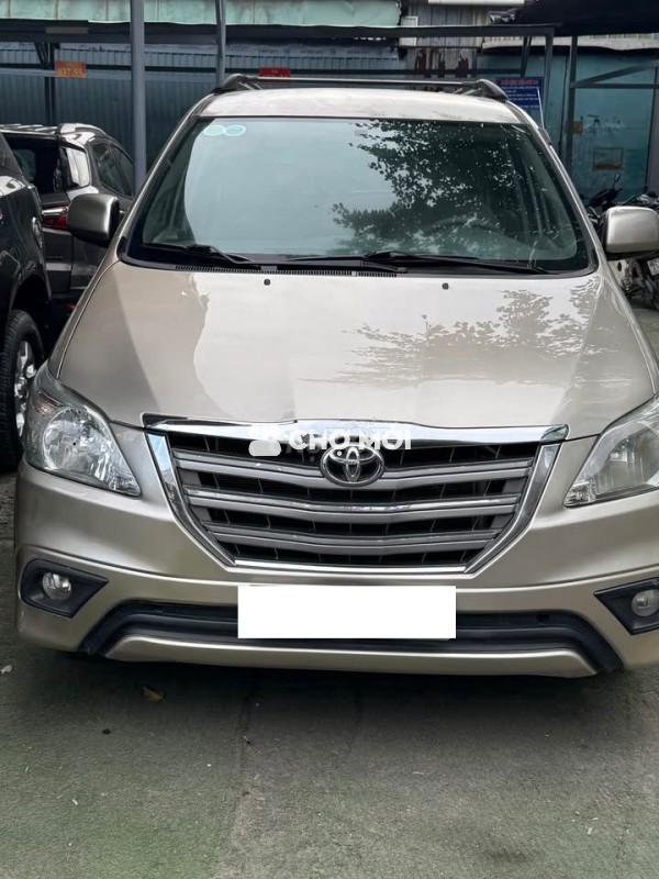 Toyota Innova GAT 2014 vàng cát