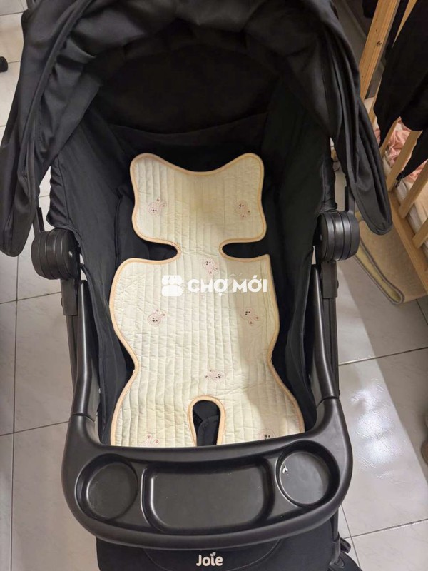 Xe đẩy em bé Joie Đen