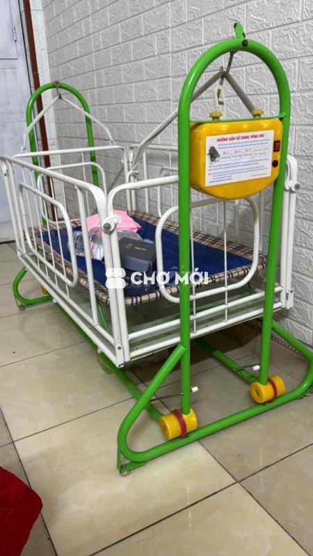 Nôi em bé kim loại Trắng Xanh