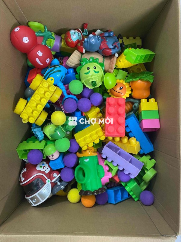 Đồ Chơi Plants&Zombies + Hơn 200 chi tiết xếp hình