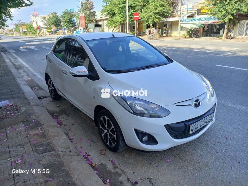 gia đình bán mazda2 xe đẹp sử dụng cẩn thận