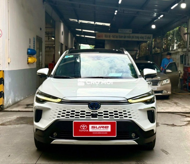 Cross Hybrid 2024 chạy 35.000 km màu Trắng