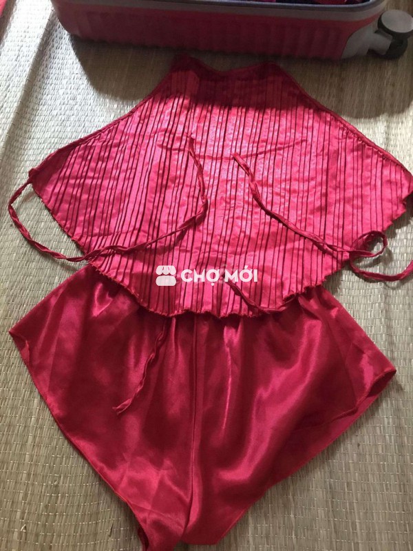 Quần áo nữ vải vảy Đã qua sử dụng