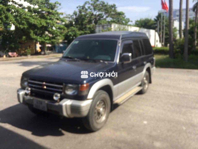 Mitsubishi Pajero SUV Xanh đậm