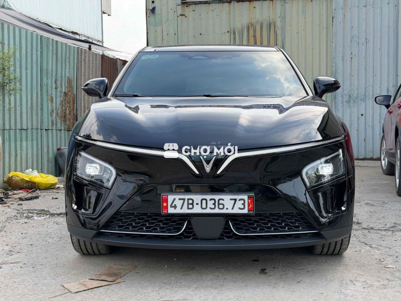 Vinfast VF7 Eco 2025 Đen siêu lướt 700km mới 100%