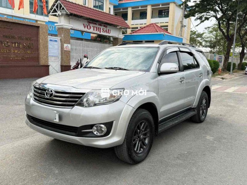 Toyota Fortuner 2016 V Số tự động - 76000 km