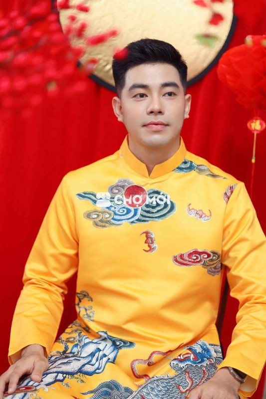 Áo dài cách tân Nam Chụp Tết