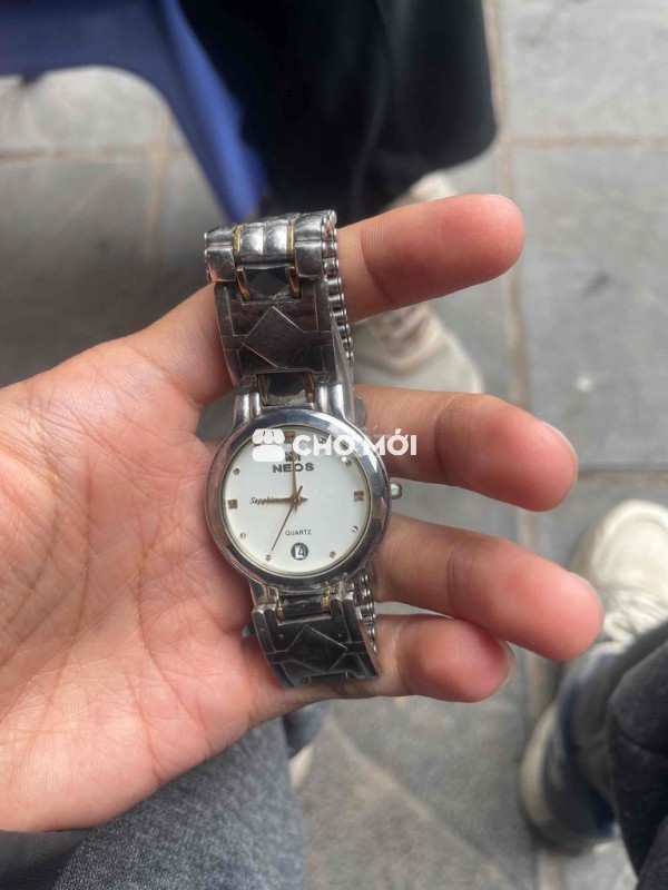 Đồng hồ NEOS Kính Sapphire