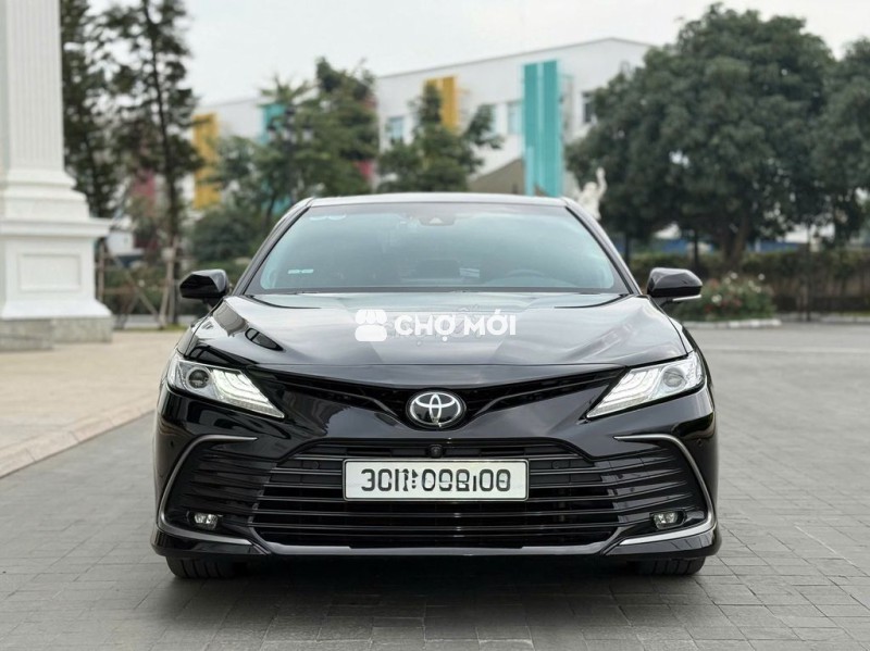 Toyota Camry 2.5Q 2023 màu đen