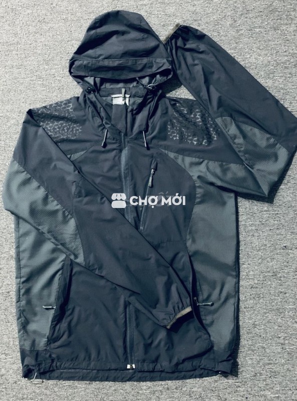 Áo khoác Mizuno chính hãng 100%. Mới 99%. Size L