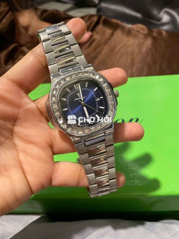 Đồng hồ đeo tay Nam Kim loại Bạc