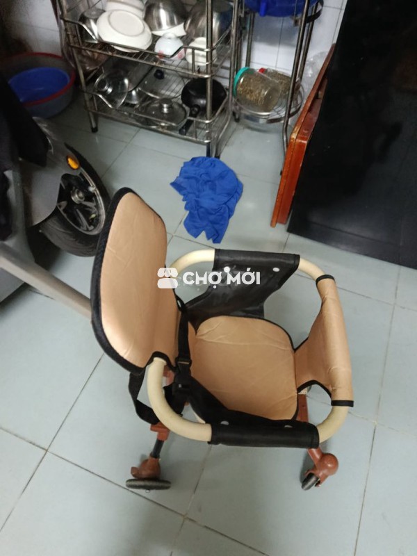 Xe đẩy trẻ em mới mua dùng 1_2 lần