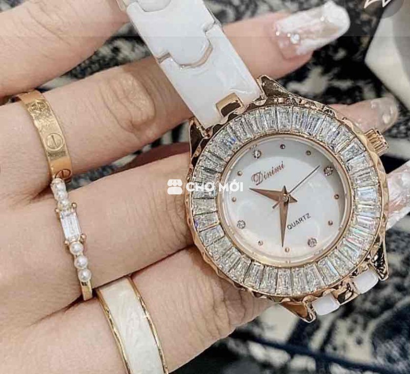 Đồng hồ đeo tay nữ đá trắng