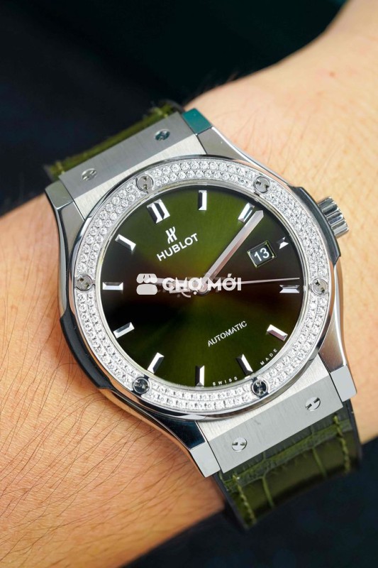HUBLOT FUSION TITANIUM GREEN 542.NX.8970.LR Lướt