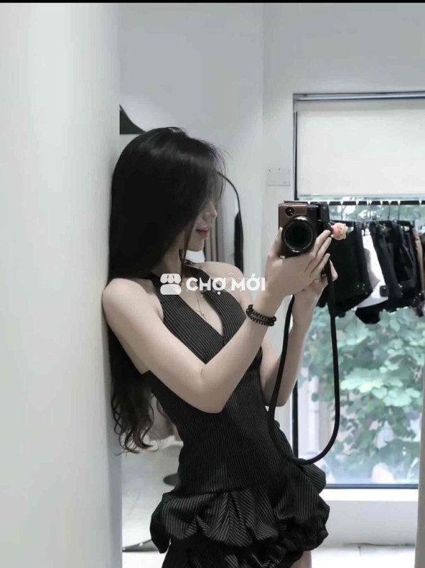 Đầm nữ hở lưng size M local brand