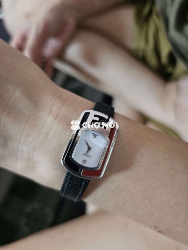 Đồng hồ Fendi Chameleon nữ