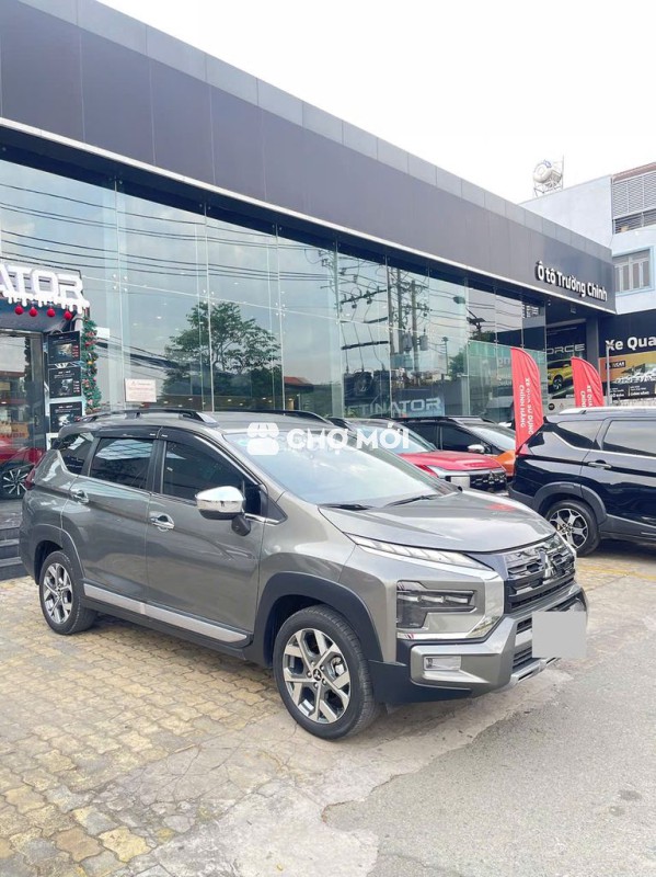 Mitsubishi Xpander 2023 1.5 L cross 11.008 km Nâu