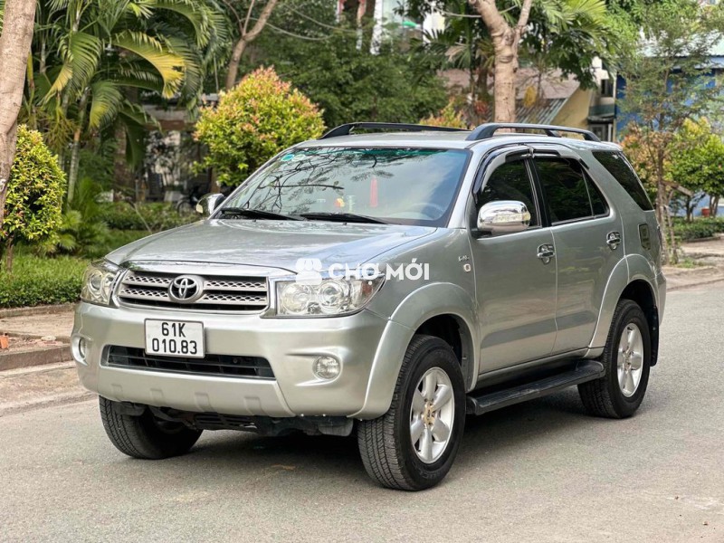 Toyota Fortuner 2011 2.5 G Bạc