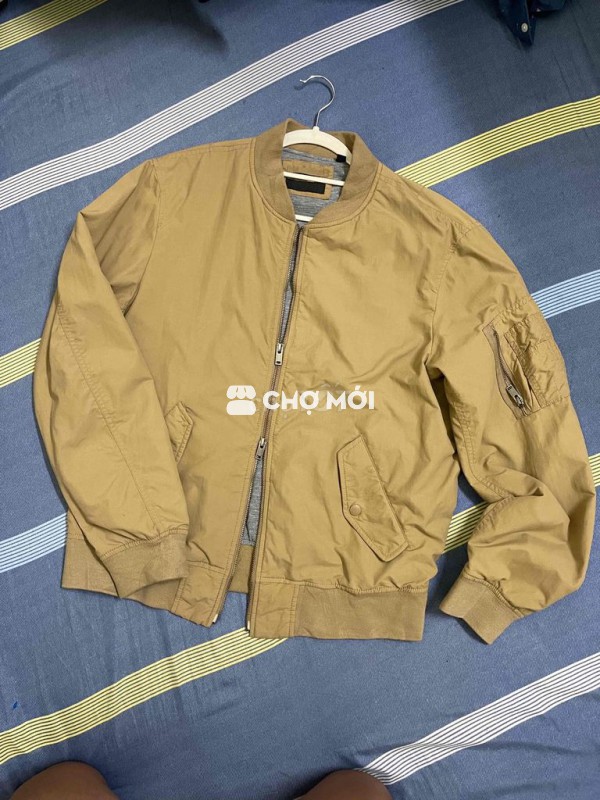 Áo khoác bomber UNIQLO