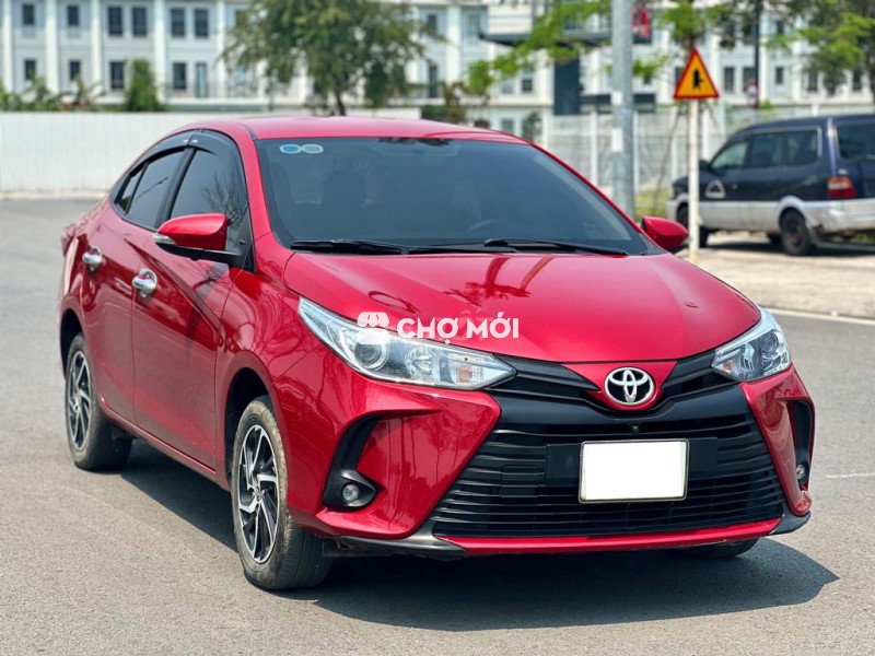 Toyota Vios E 2023 số tự động màu đỏ
