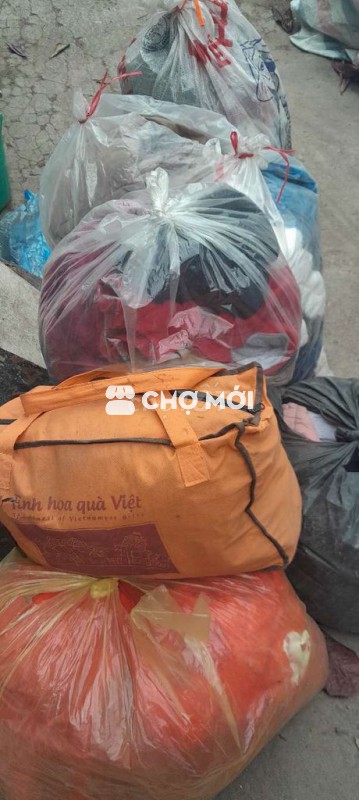 Quần áo cả nam và nữ đã dùng