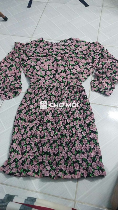 Váy nữ hồng họa tiết hoa