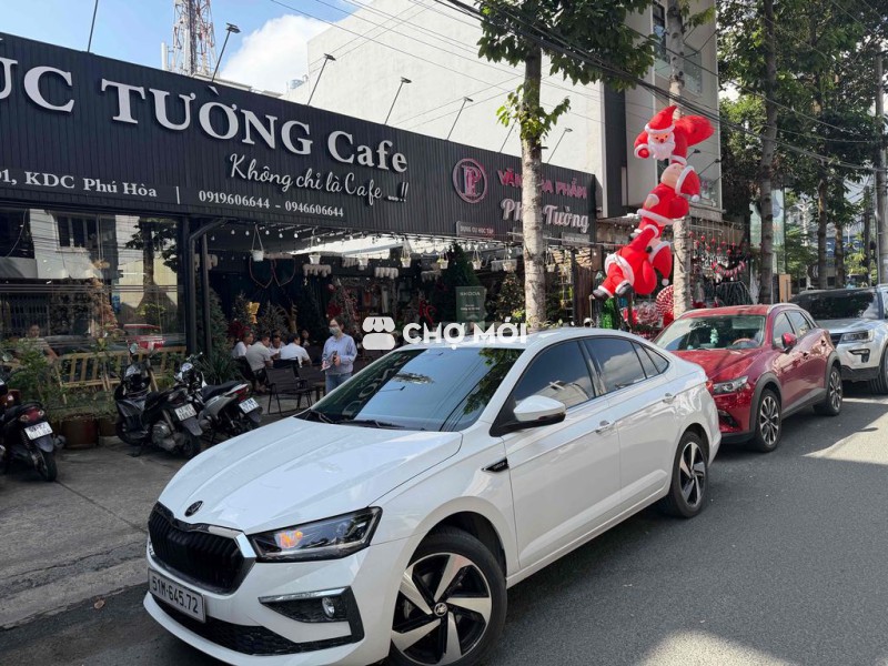 Skoda Slavia Trắng 5 chỗ