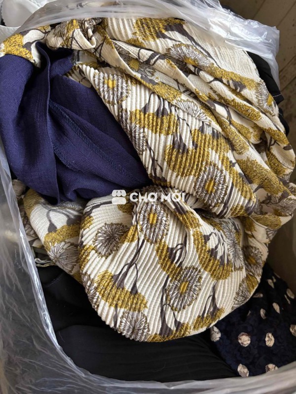 Đầm váy nữ trung niên đã sử dụng