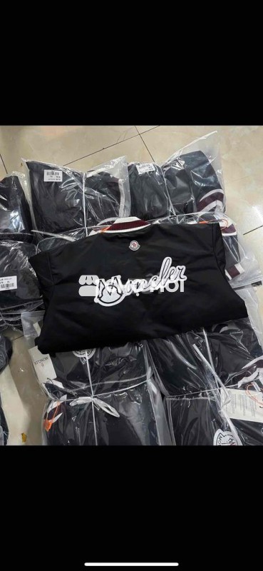 Áo khoác Moncler vải dù Đen