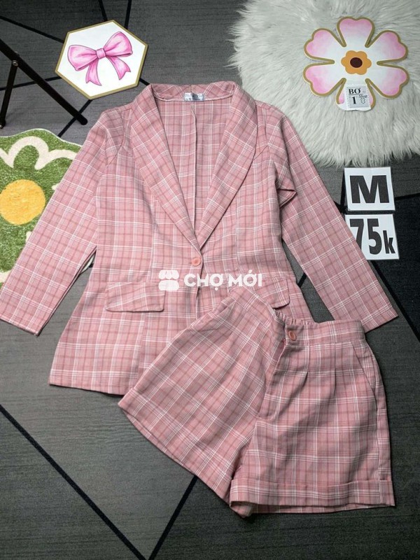 Bộ vest nữ kẻ caro size L