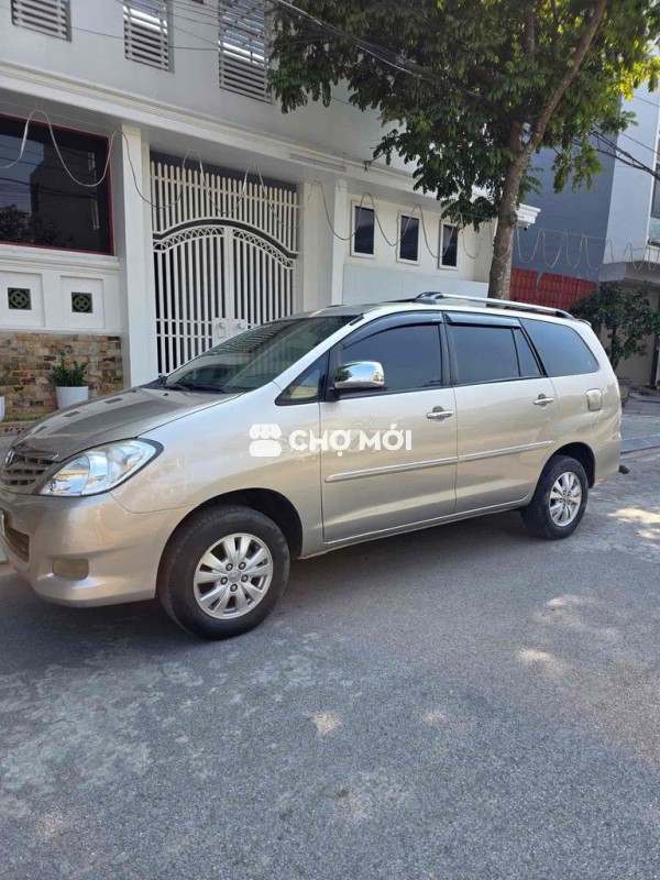 Toyota Innova 2010 G vàng cát