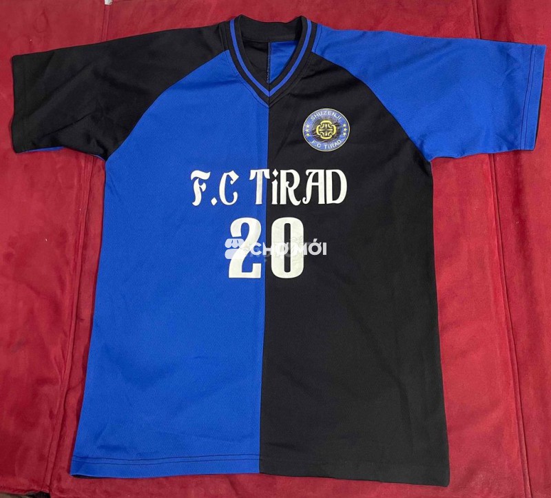 Áo thun bóng đá Nam size L 65/75kg 90%