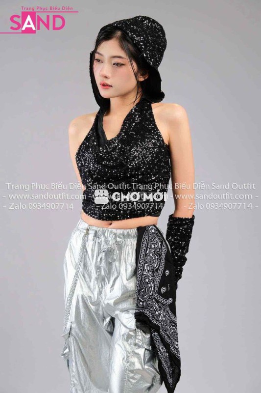 Trang phục biểu diễn Nữ Kim sa