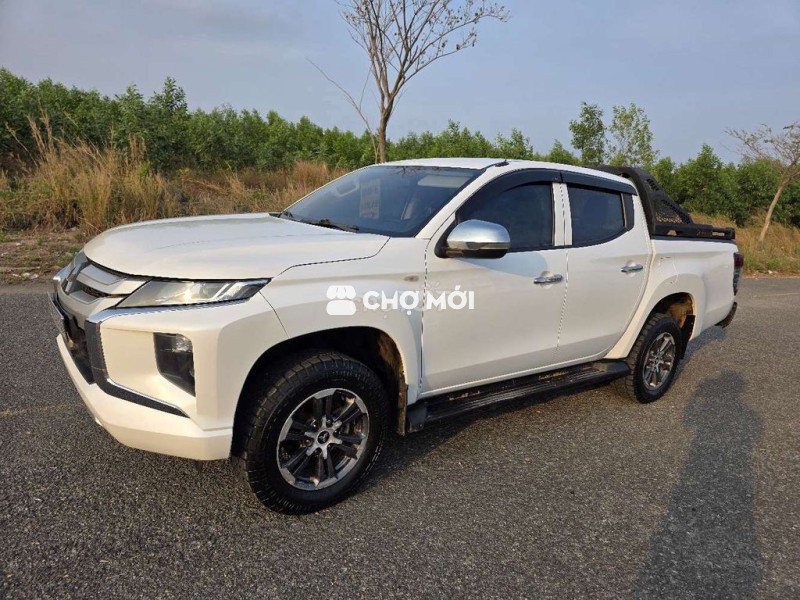 Mitsubishi Triton 2022 Trắng