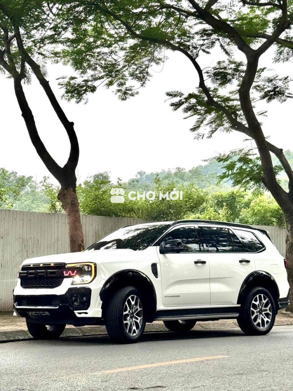 Ford Everest 2024 2.0Titanium 4x4 36000 km