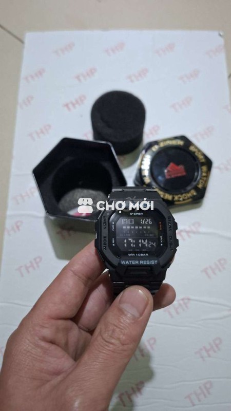 Đồng hồ thể thao mới giá hời