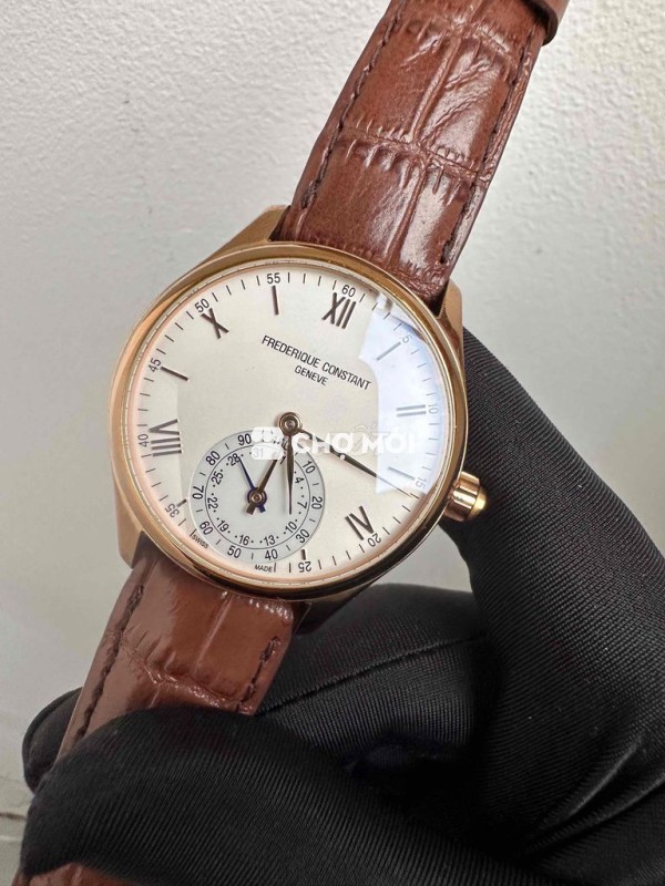 Đồng hồ FC chính hãng  Kính sapphire cong