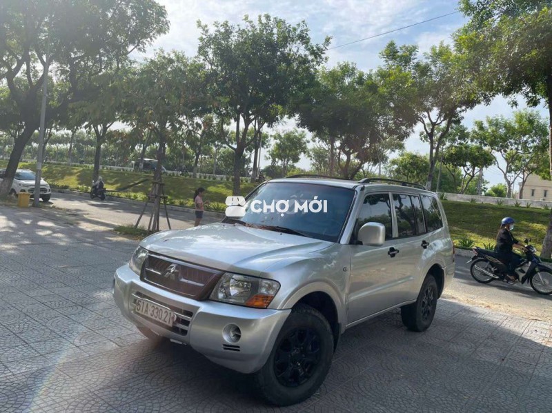 Mitsubishi Pajero xe đẹp máy xăng 2 cầu
