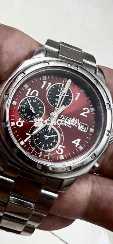 Đh Seiko pin chronograph mặt đỏ.