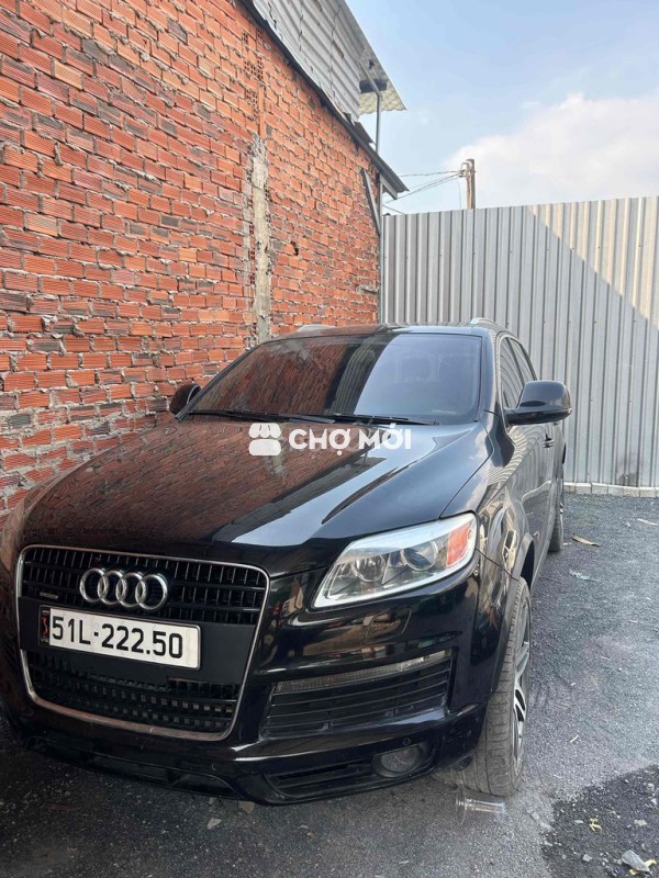 Audi Q7 SUV Đen 7 chỗ