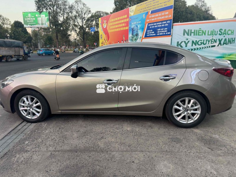 Mazda 3 Vàng cát 5 chỗ