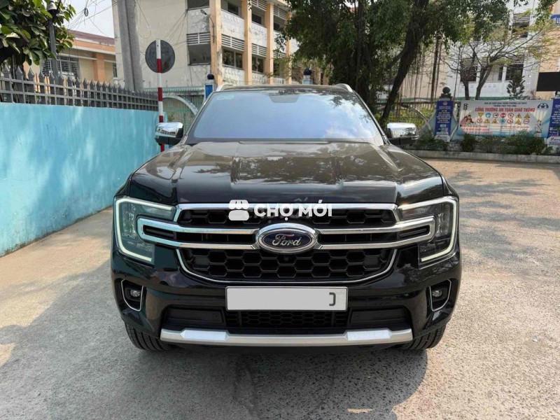 Everest Titanium Xe Chuẩn Bán Tại Hãng Ford