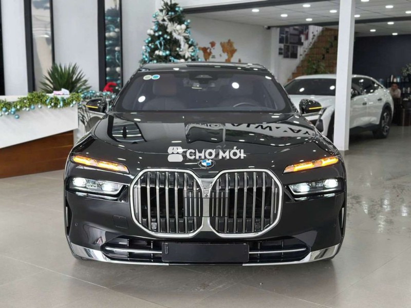 BMW 735i Pure Excellence siêu lướt 6.700km cực đẹp